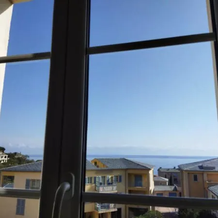 Beau T2 Au Calme à Deux Pas Du Port D'erbalunga Erbalunga (Corsica)